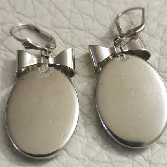 Bow Earrings - Picture 2 of 2